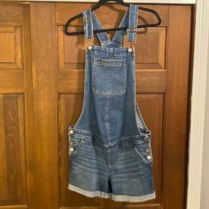 Gap maternity denim short overalls size small